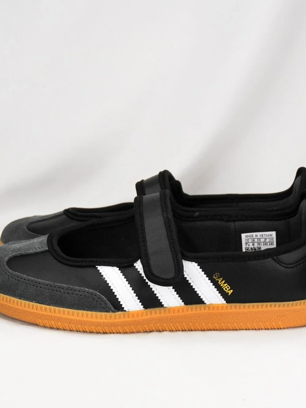 Adidas Samba Jane in Black - Picture 6 of 9